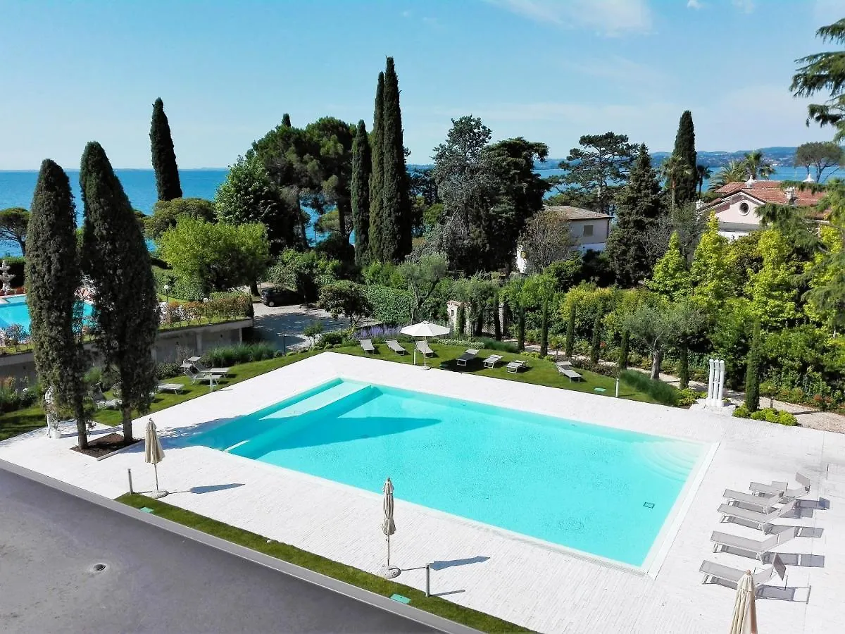 Apartment Garda Blue Home - Corte Fasanella - By Host4U Toscolano Maderno Italy