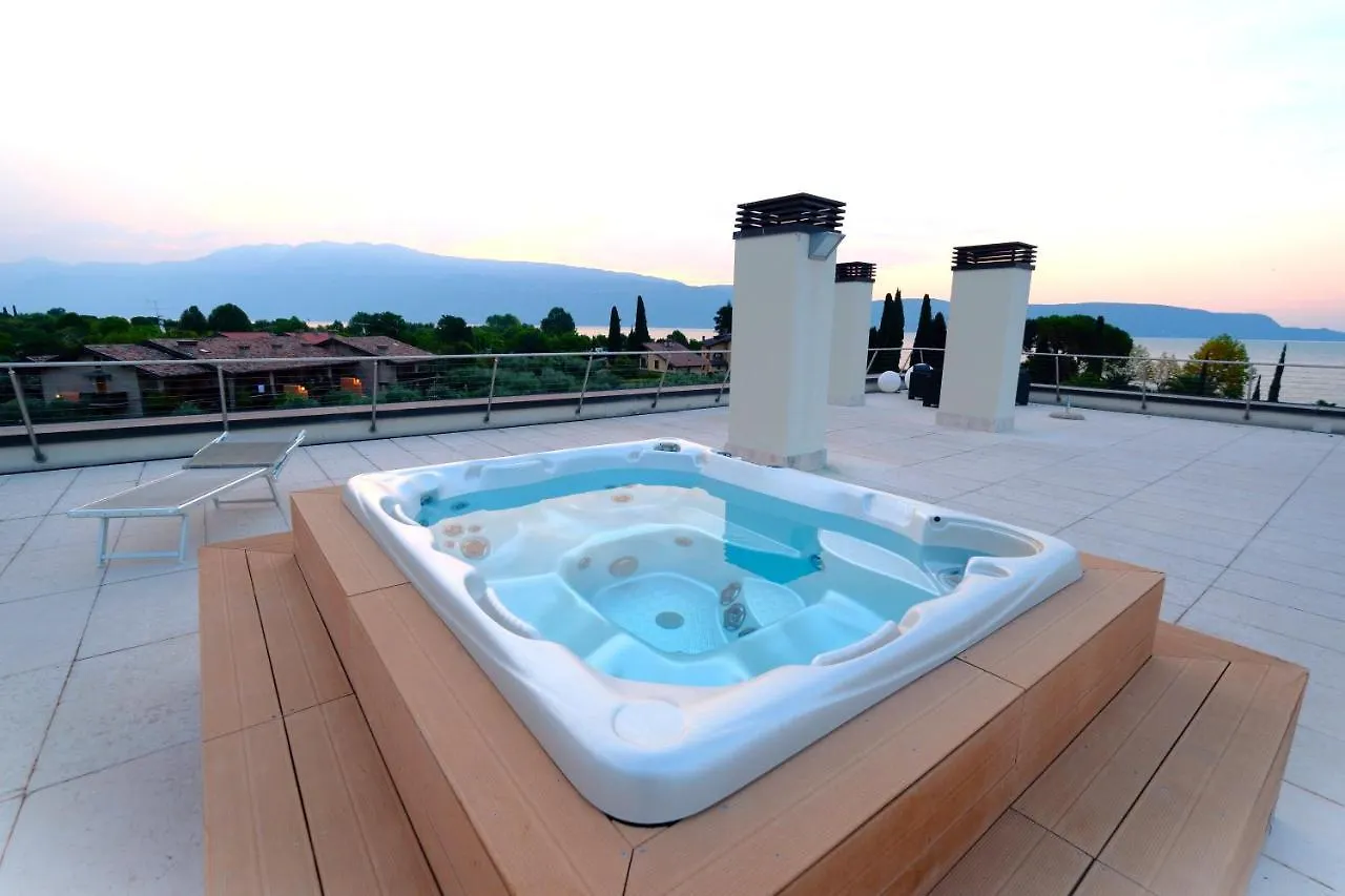 Apartment Garda Blue Home - Corte Fasanella - By Host4U Toscolano Maderno