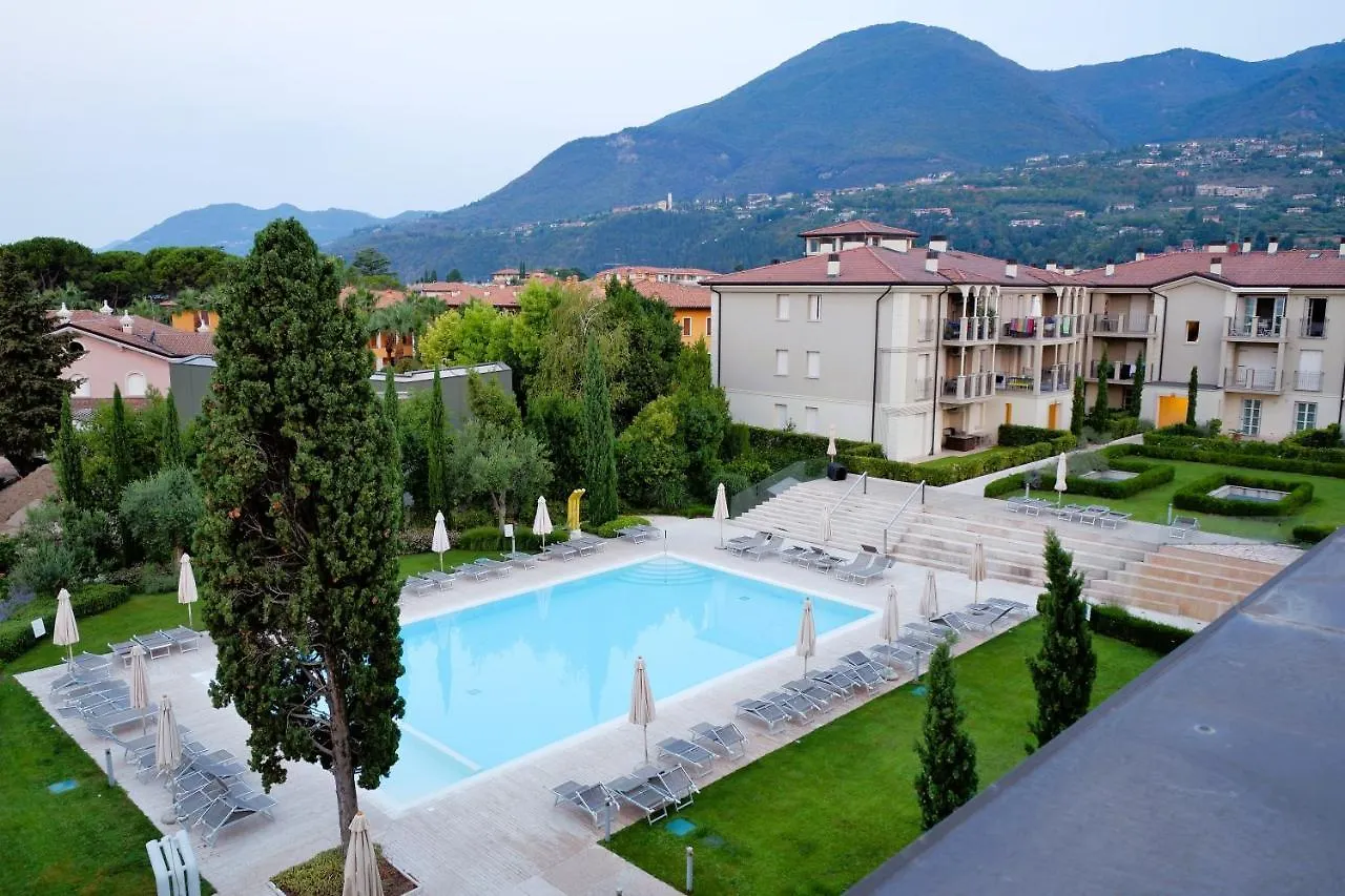 Garda Blue Home - Corte Fasanella - By Host4U Toscolano Maderno 0*,  Italy