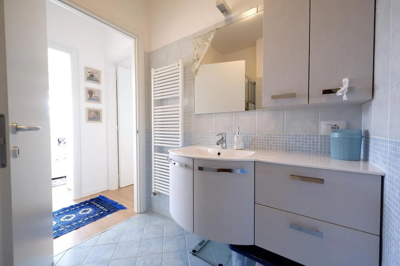 Apartment Garda Blue Home - Corte Fasanella - By Host4U Toscolano Maderno