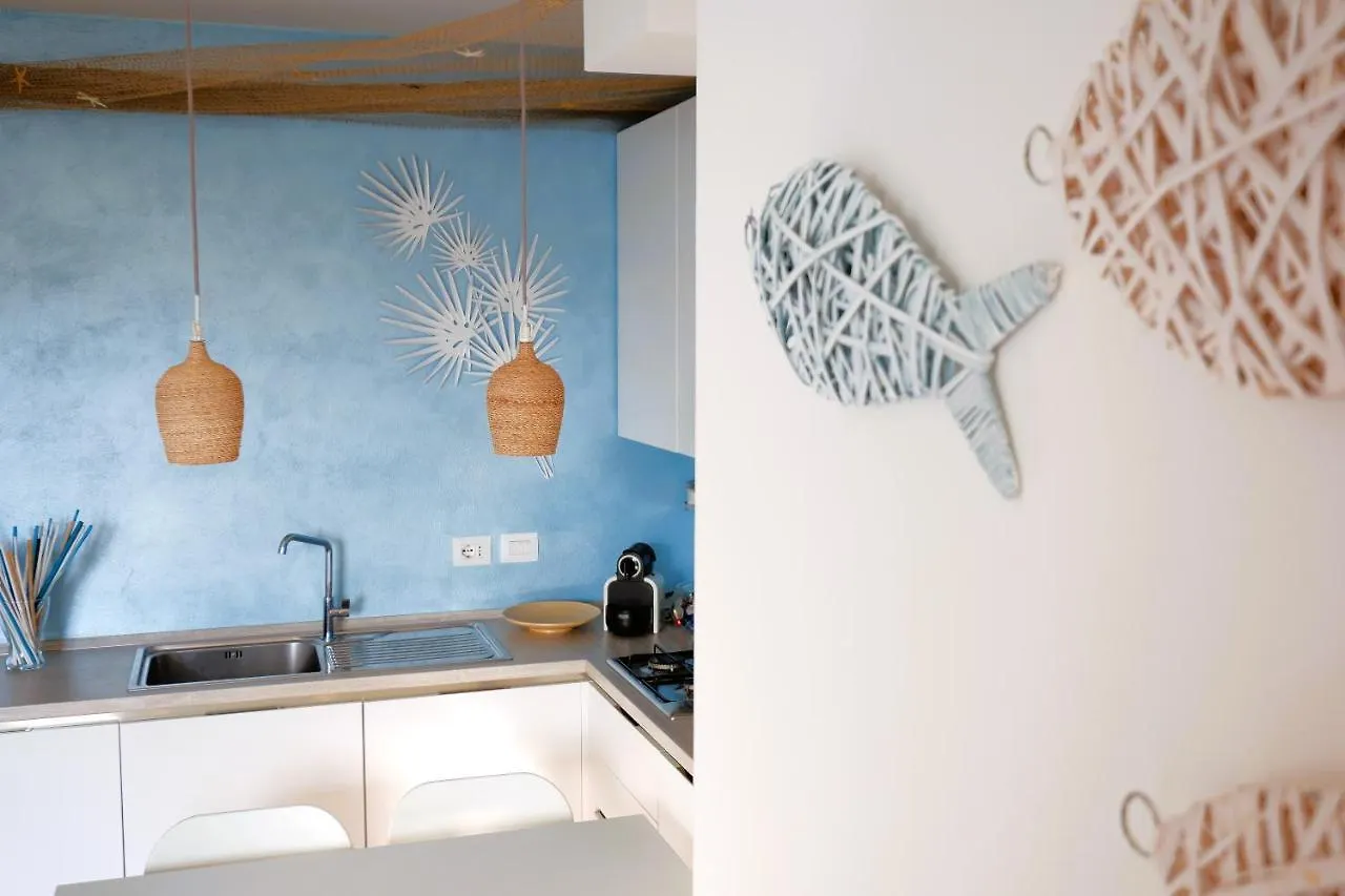 Apartment Garda Blue Home - Corte Fasanella - By Host4U Toscolano Maderno Italy